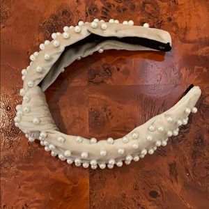 Beautiful Lele Sadoughi velvet pearl knit headband